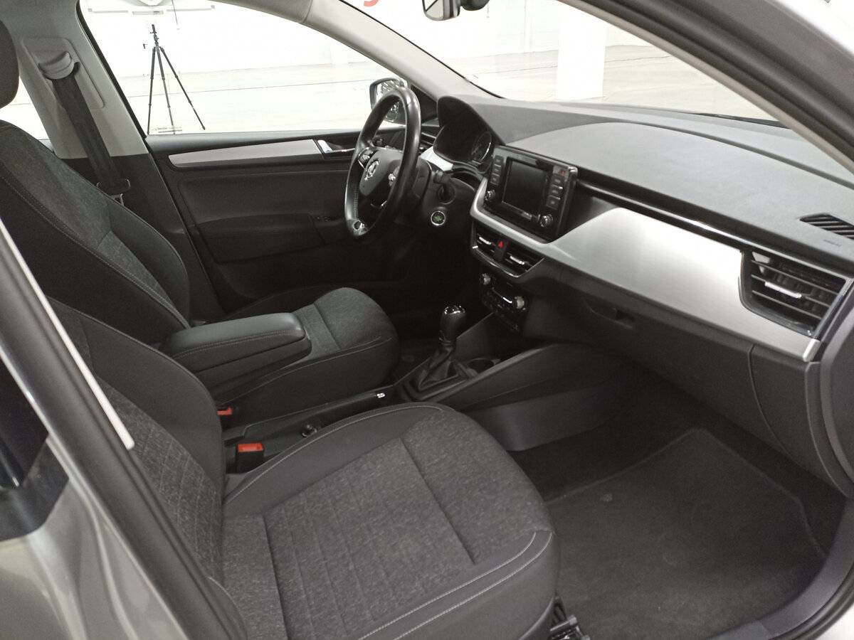 Купить Skoda Rapid с пробегом. Фото: #10