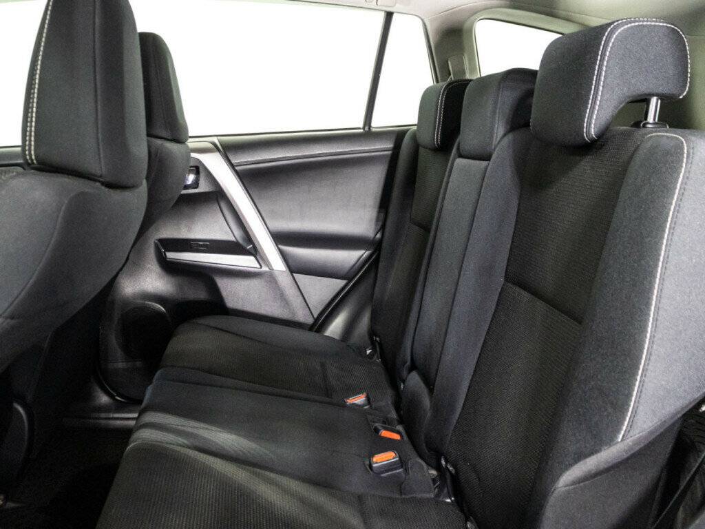 Купить Toyota RAV4 с пробегом. Фото: #7