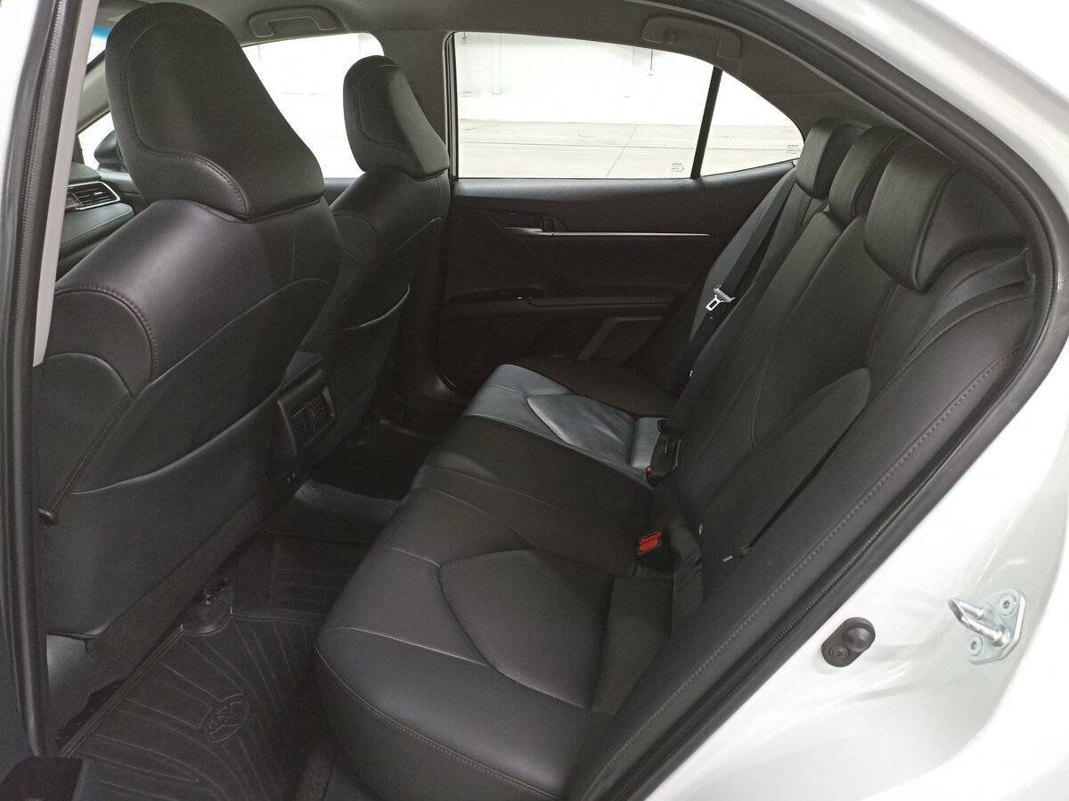 Купить Toyota Camry с пробегом. Фото: #11