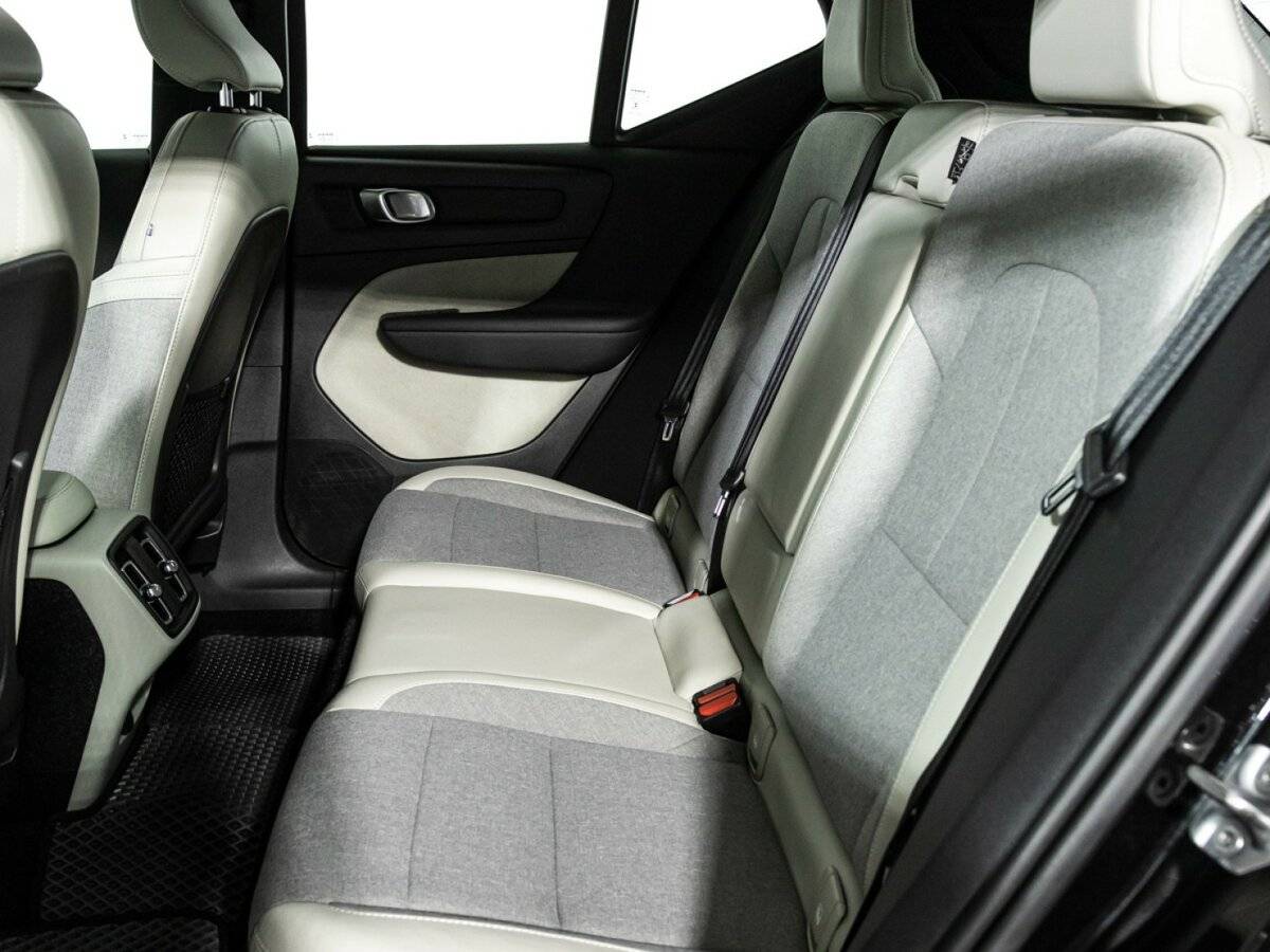 Купить Volvo XC40 с пробегом. Фото: #9
