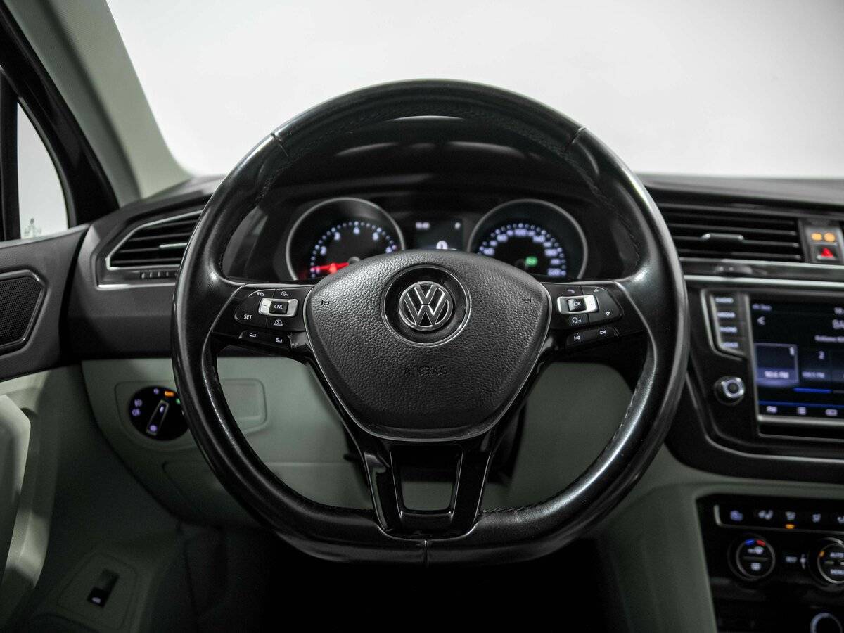 Купить Volkswagen Tiguan с пробегом. Фото: #7