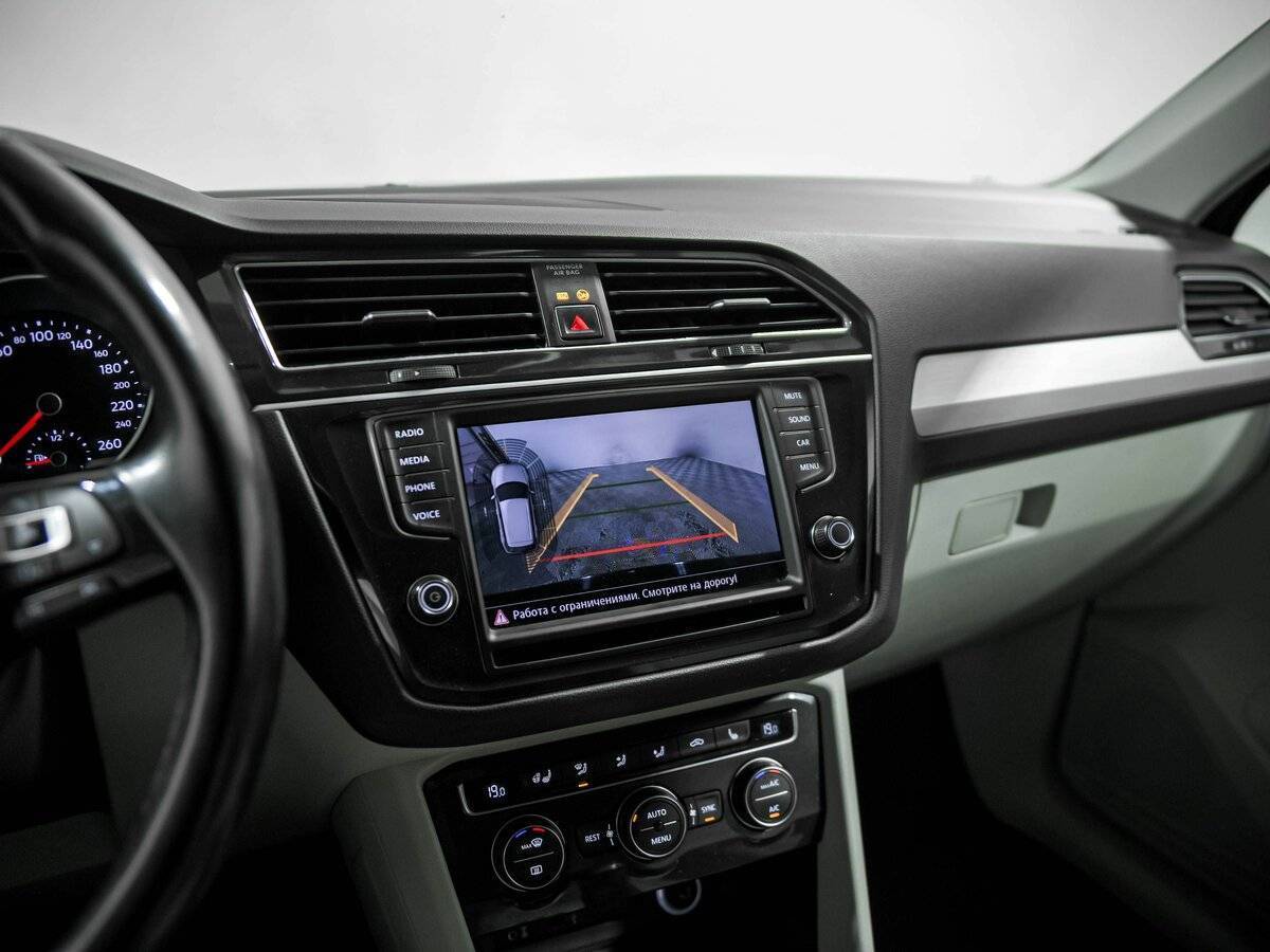 Купить Volkswagen Tiguan с пробегом. Фото: #9