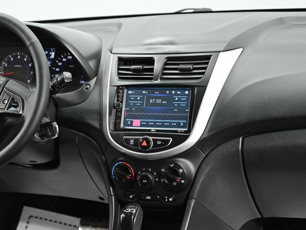 Купить Hyundai Solaris с пробегом. Фото: #8