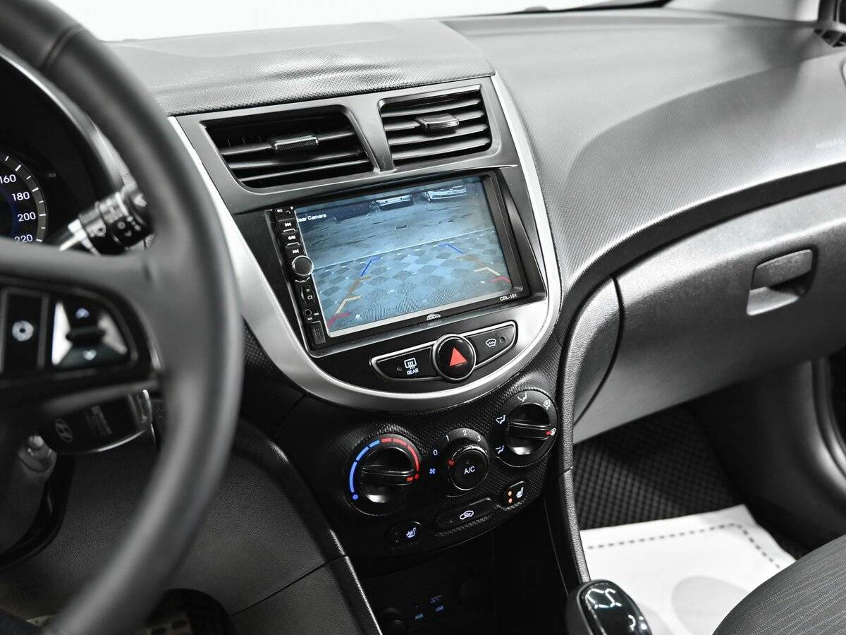 Купить Hyundai Solaris с пробегом. Фото: #9