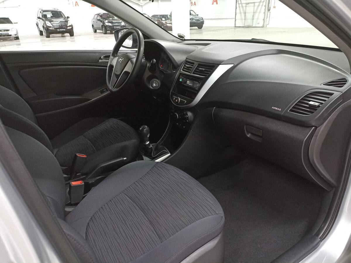 Купить Hyundai Solaris с пробегом. Фото: #10