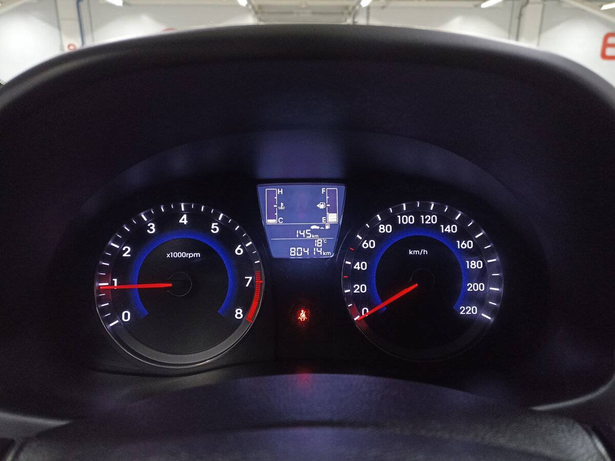 Купить Hyundai Solaris с пробегом. Фото: #12