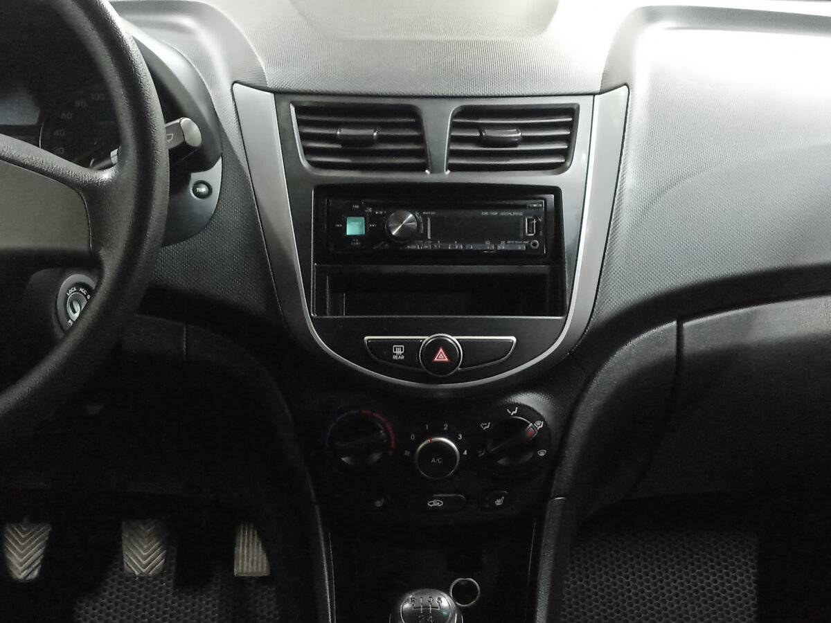 Купить Hyundai Solaris с пробегом. Фото: #14