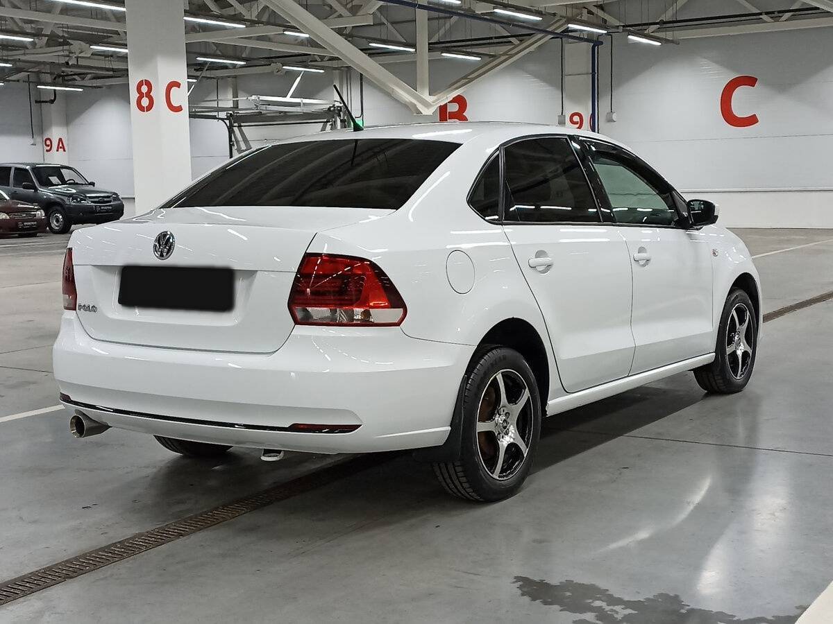 Купить Volkswagen Polo с пробегом. Фото: #4