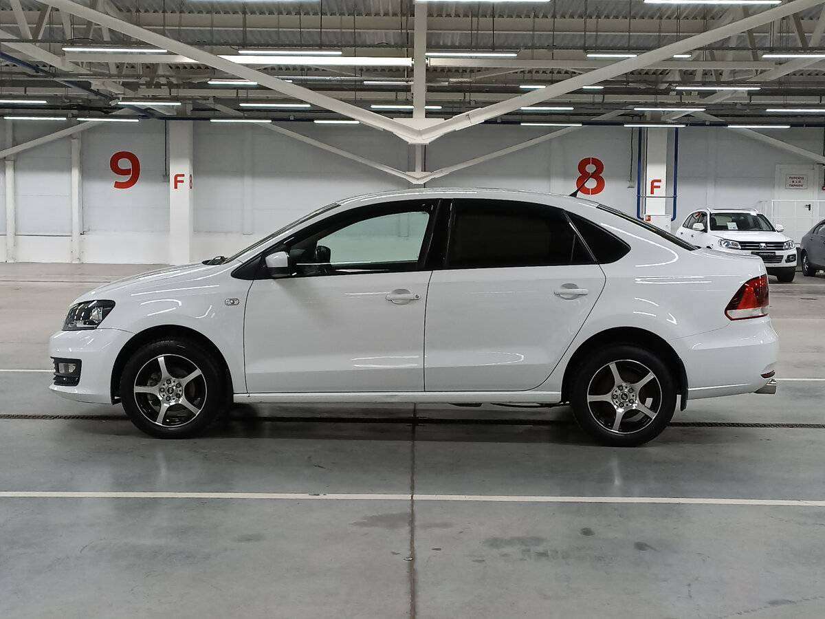 Купить Volkswagen Polo с пробегом. Фото: #7