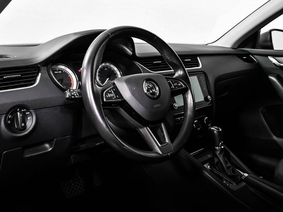 Купить Skoda Octavia с пробегом. Фото: #11