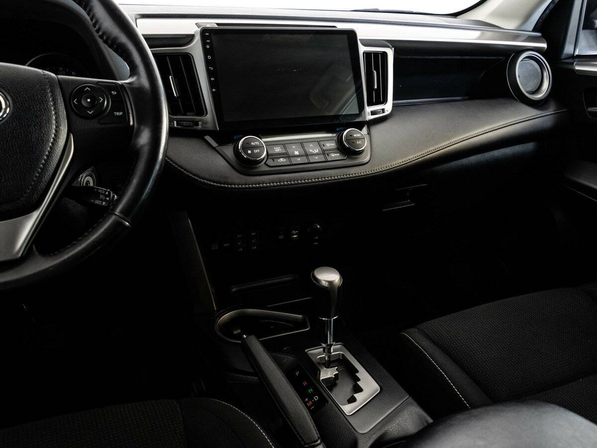 Купить Toyota RAV4 с пробегом. Фото: #9