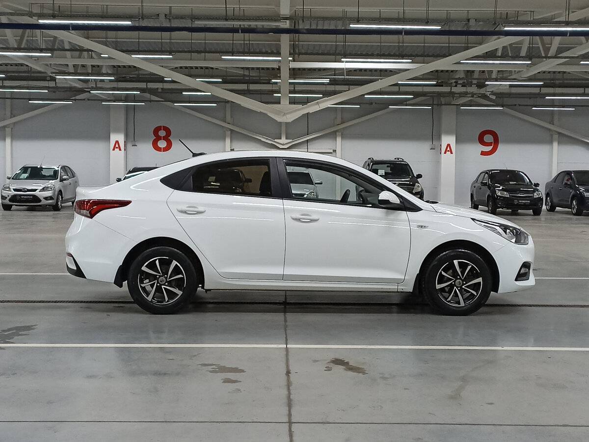 Купить Hyundai Solaris с пробегом. Фото: #3