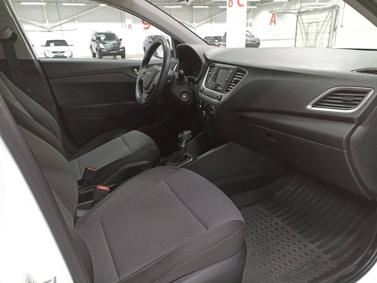 Купить Hyundai Solaris с пробегом. Фото: #10
