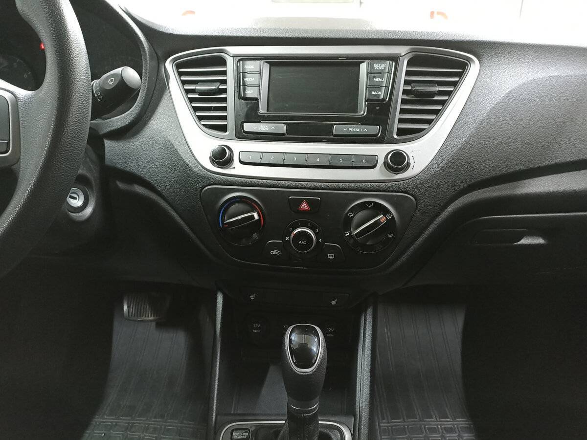 Купить Hyundai Solaris с пробегом. Фото: #14