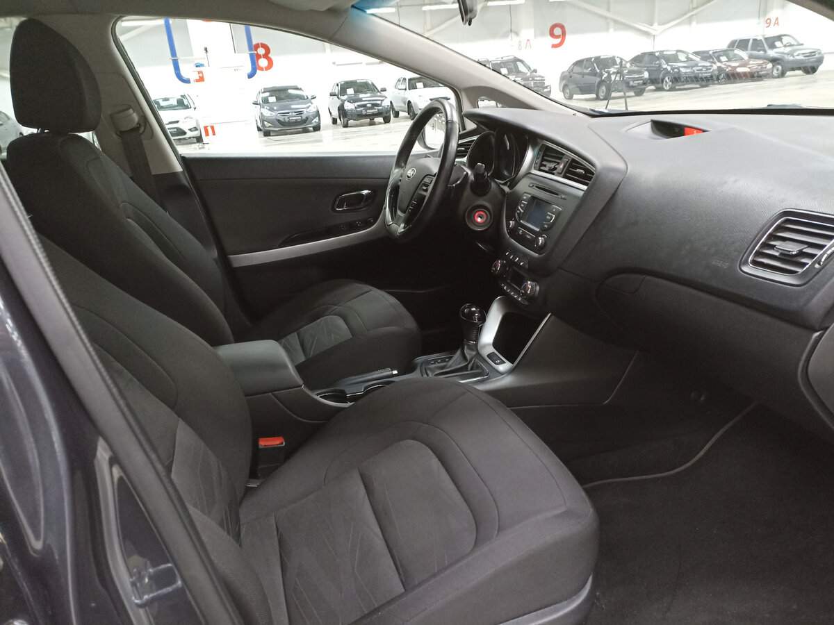 Купить Kia Ceed с пробегом. Фото: #10