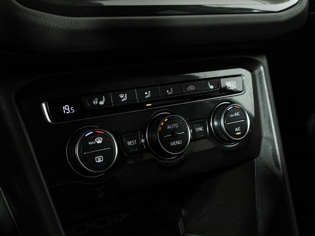 Купить Volkswagen Tiguan с пробегом. Фото: #18