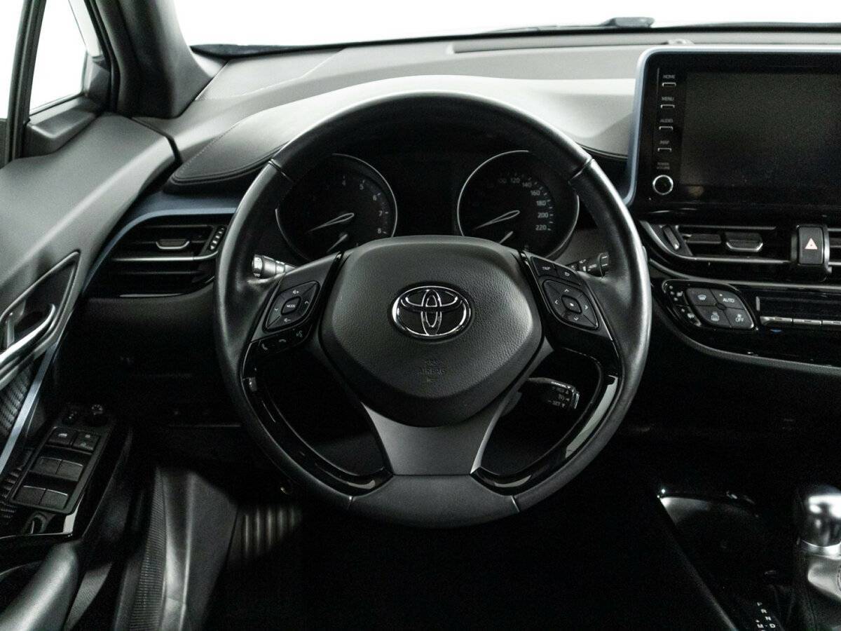 Купить Toyota C-HR с пробегом. Фото: #20