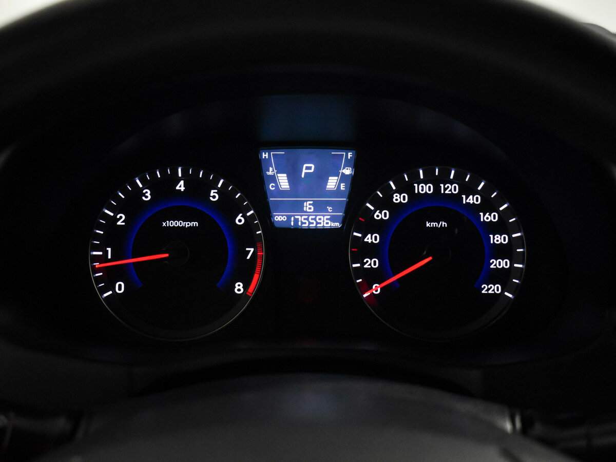 Купить Hyundai Solaris с пробегом. Фото: #15