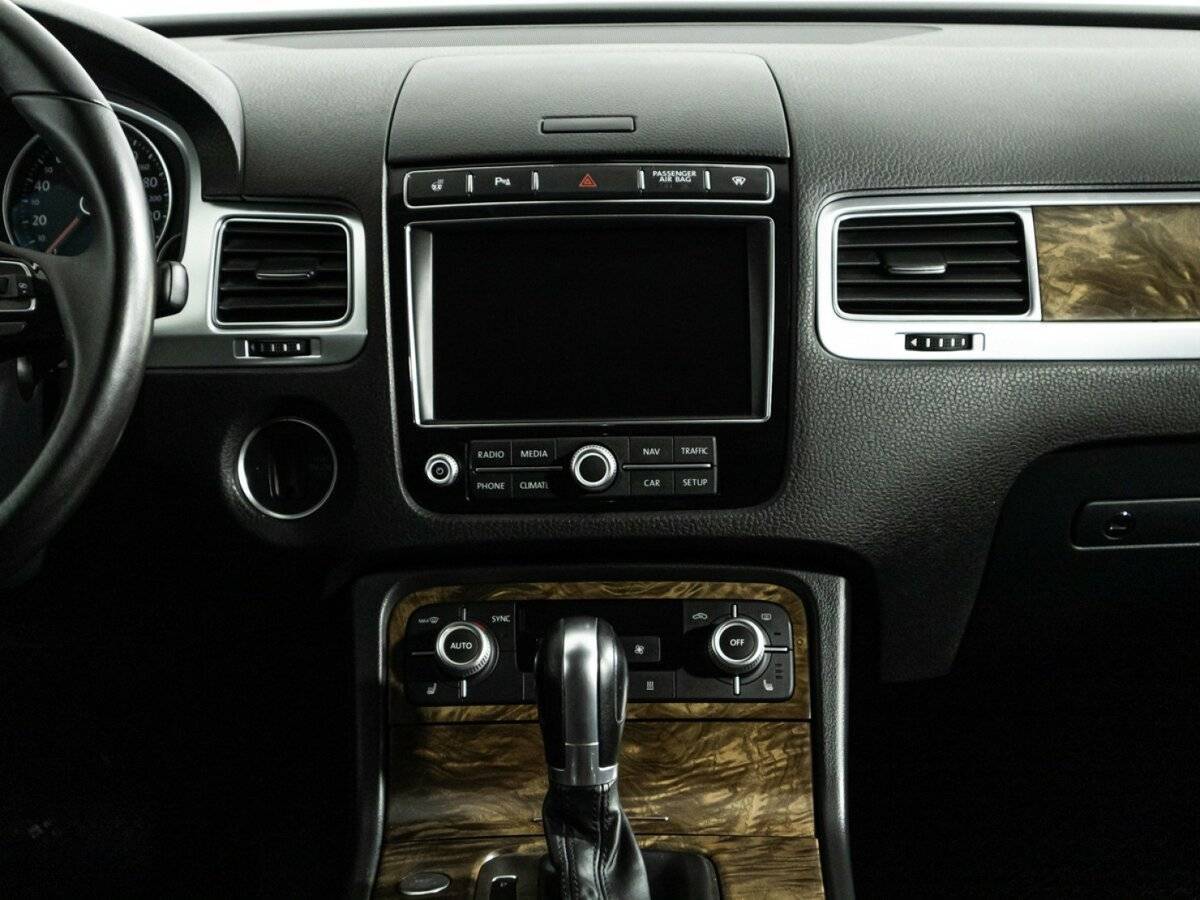 Купить Volkswagen Touareg с пробегом. Фото: #13