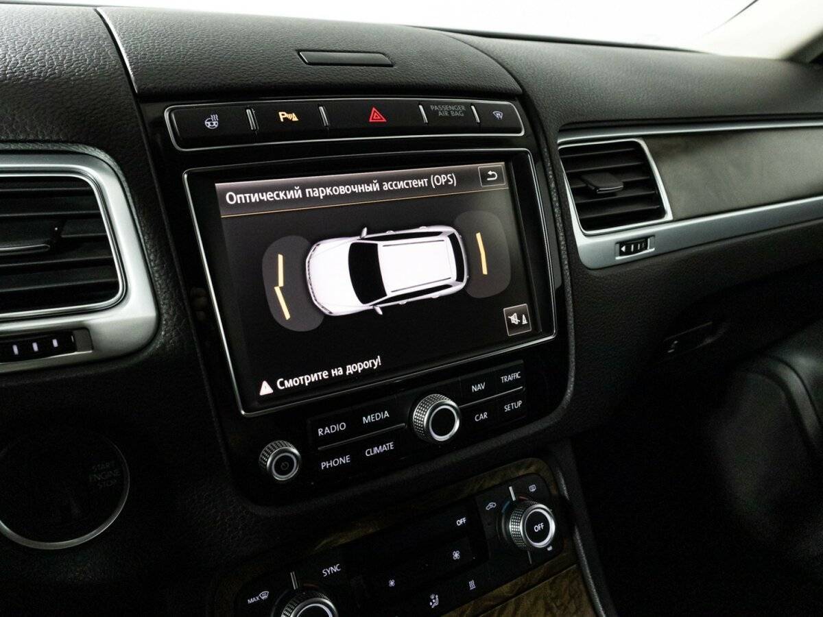 Купить Volkswagen Touareg с пробегом. Фото: #18