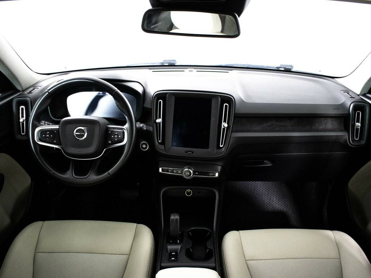 Купить Volvo XC40 с пробегом. Фото: #7