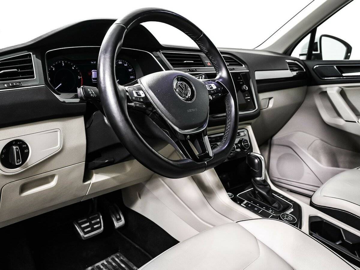 Купить Volkswagen Tiguan с пробегом. Фото: #12