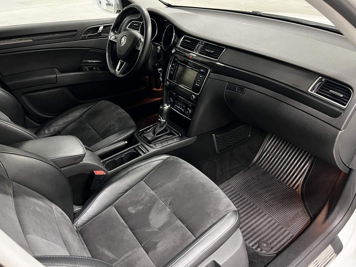 Купить Skoda Superb с пробегом. Фото: #10