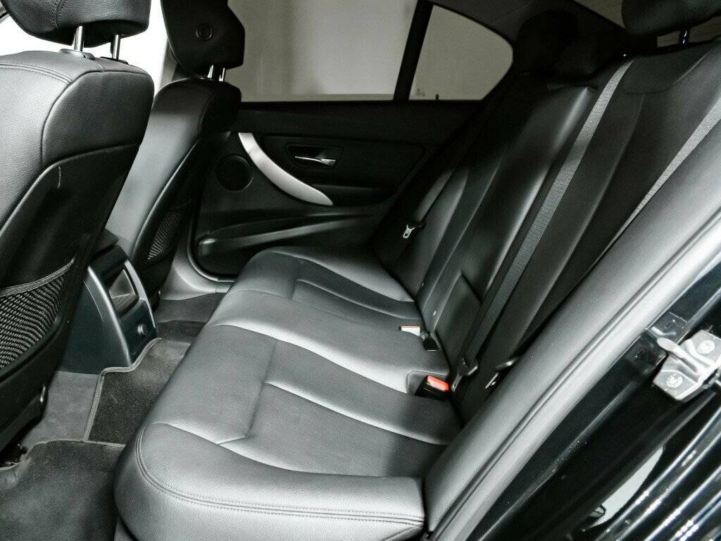 Купить BMW 3 серии с пробегом. Фото: #9