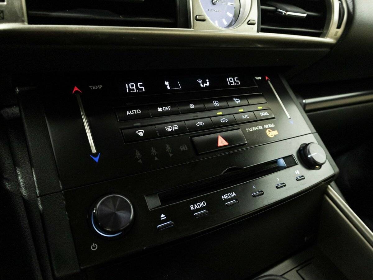 Купить Lexus IS с пробегом. Фото: #17