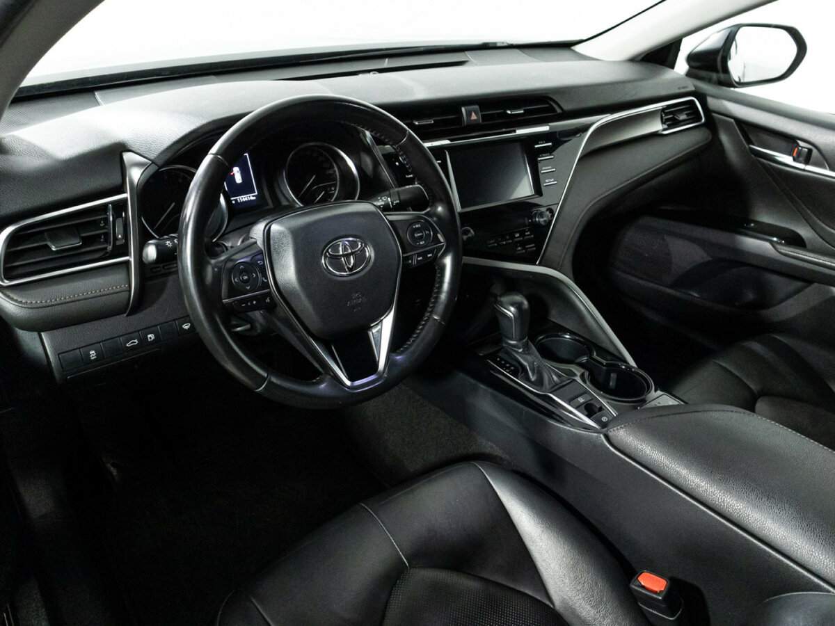 Купить Toyota Camry с пробегом. Фото: #10