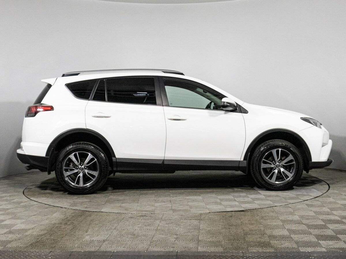 Купить Toyota RAV4 с пробегом. Фото: #3
