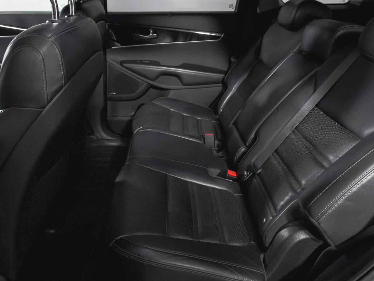Купить Kia Sorento с пробегом. Фото: #9