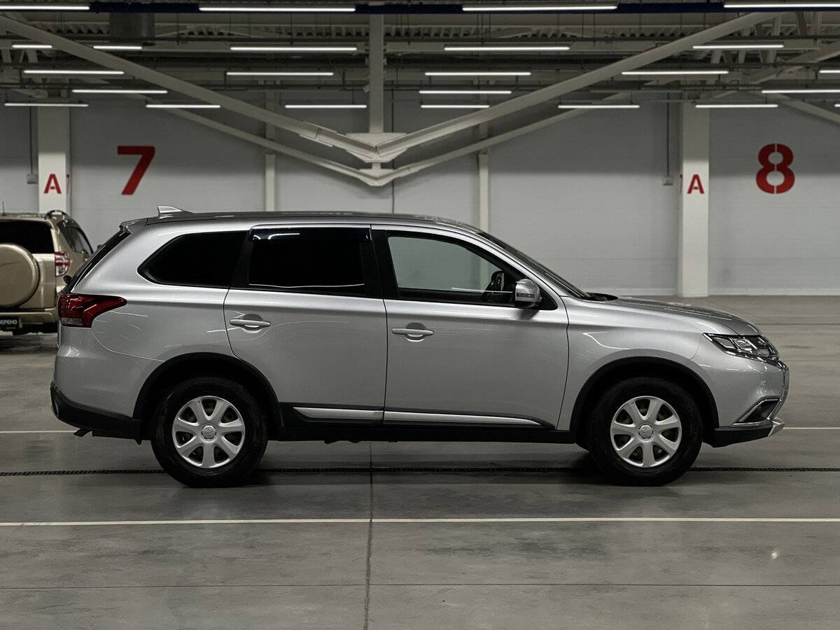 Купить Mitsubishi Outlander с пробегом. Фото: #3