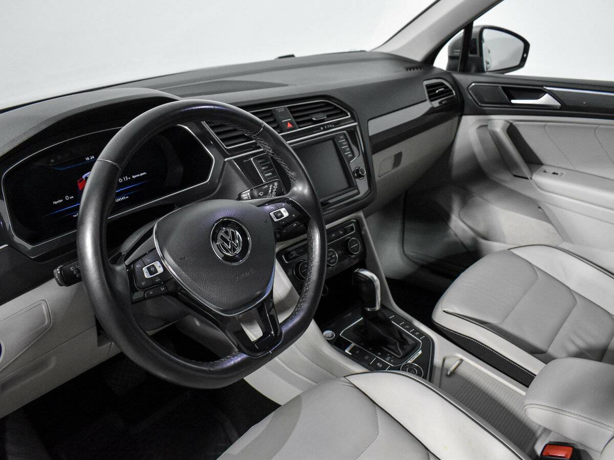 Купить Volkswagen Tiguan с пробегом. Фото: #10