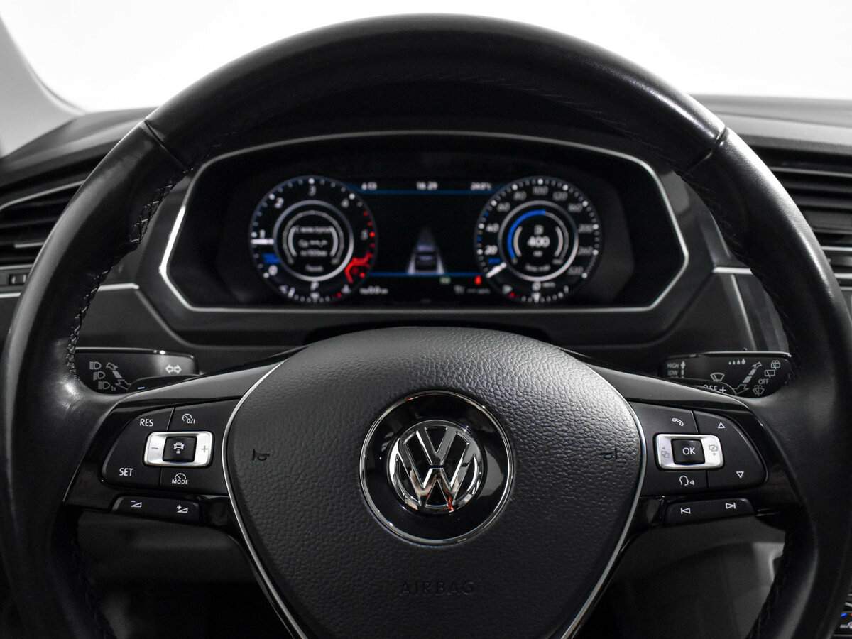 Купить Volkswagen Tiguan с пробегом. Фото: #20