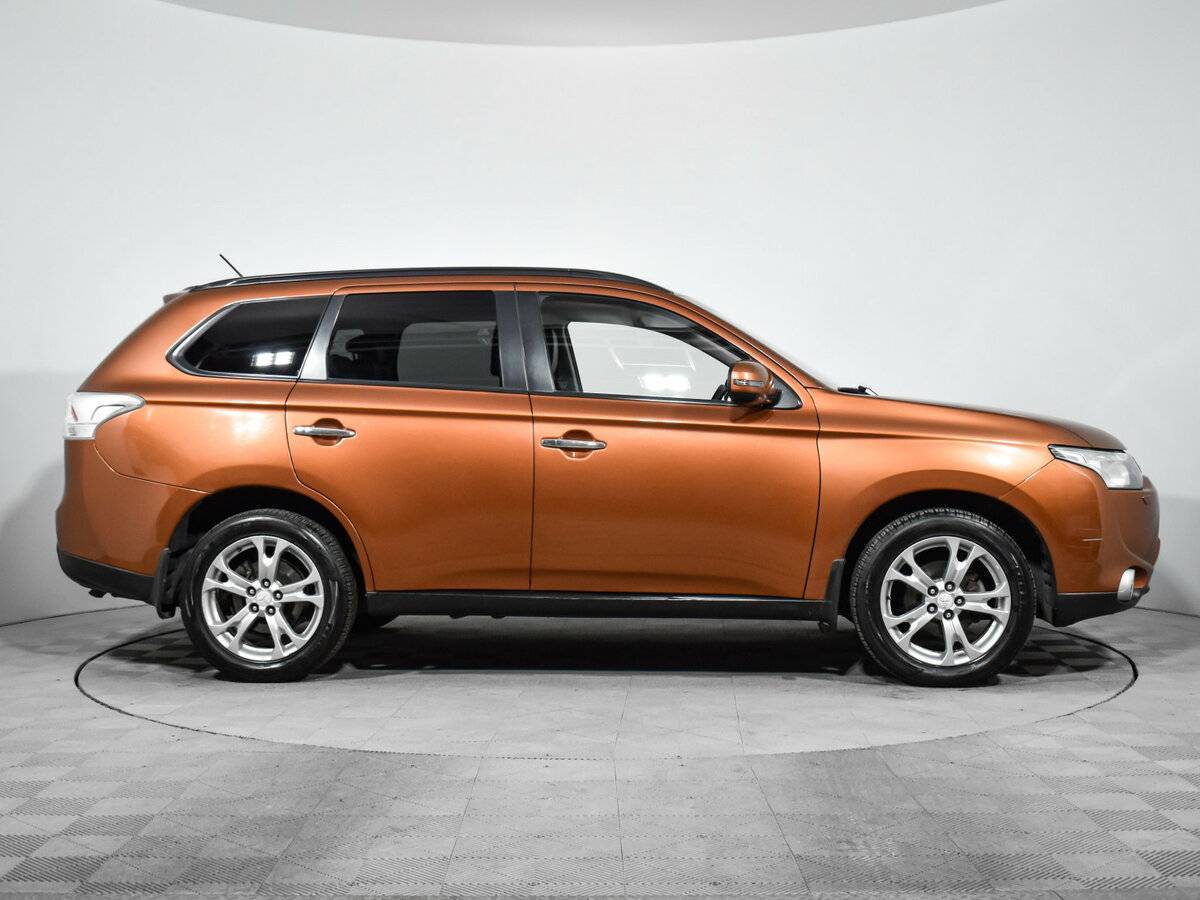 Купить Mitsubishi Outlander с пробегом. Фото: #4