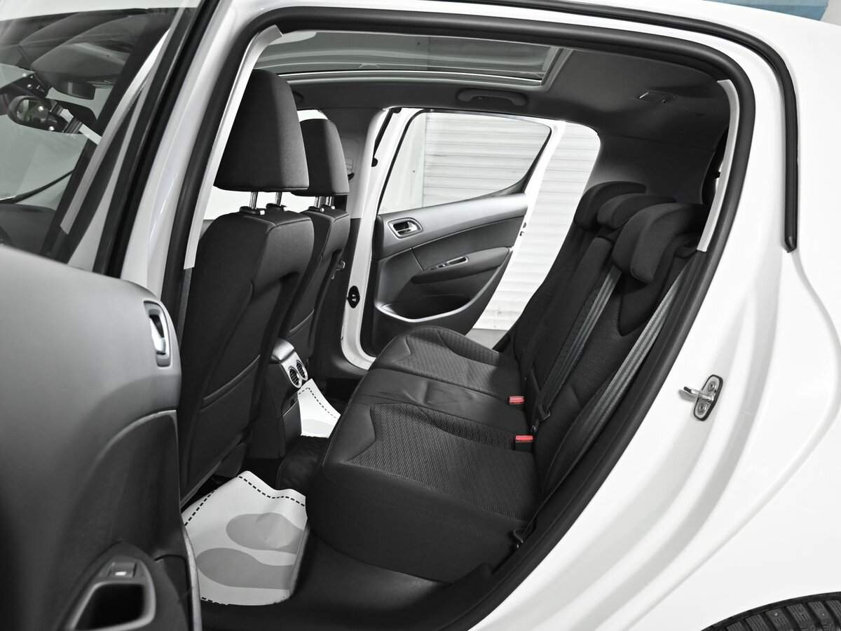 Купить Peugeot 308 с пробегом. Фото: #13