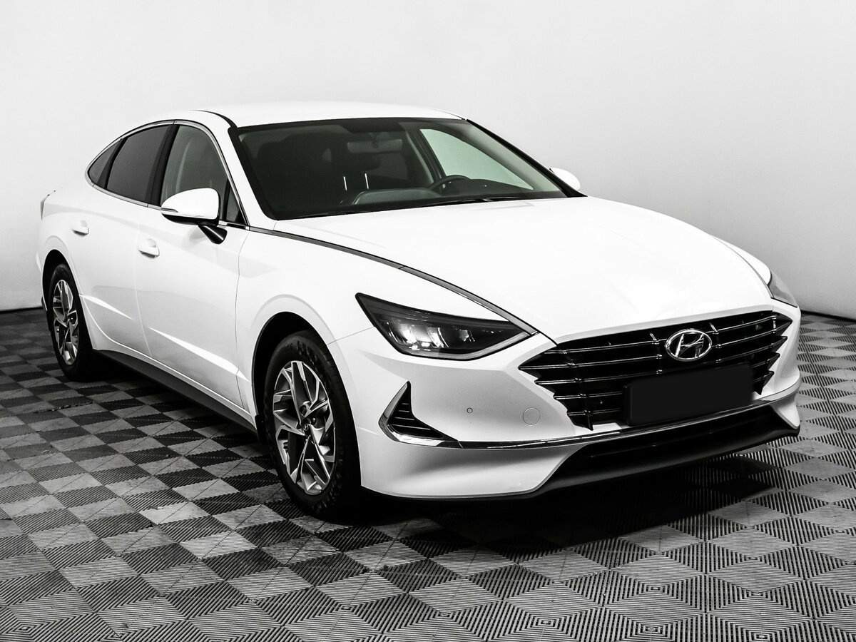 Купить Hyundai Sonata с пробегом. Фото: #2