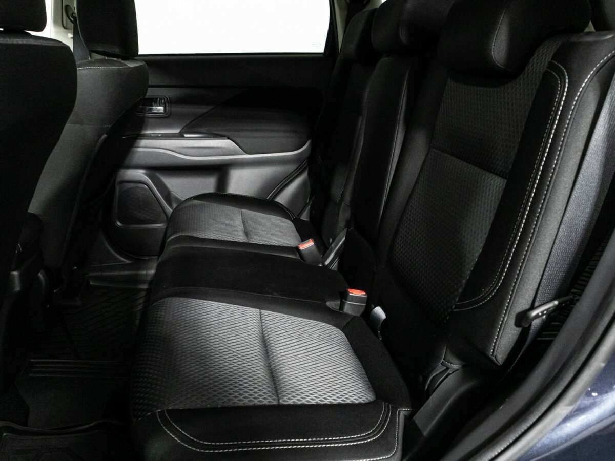 Купить Mitsubishi Outlander с пробегом. Фото: #9