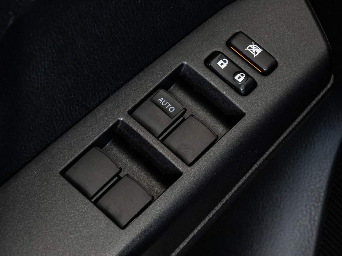 Купить Toyota RAV4 с пробегом. Фото: #17