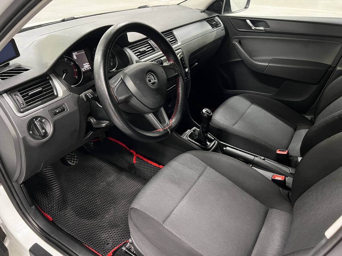 Купить Skoda Rapid с пробегом. Фото: #15