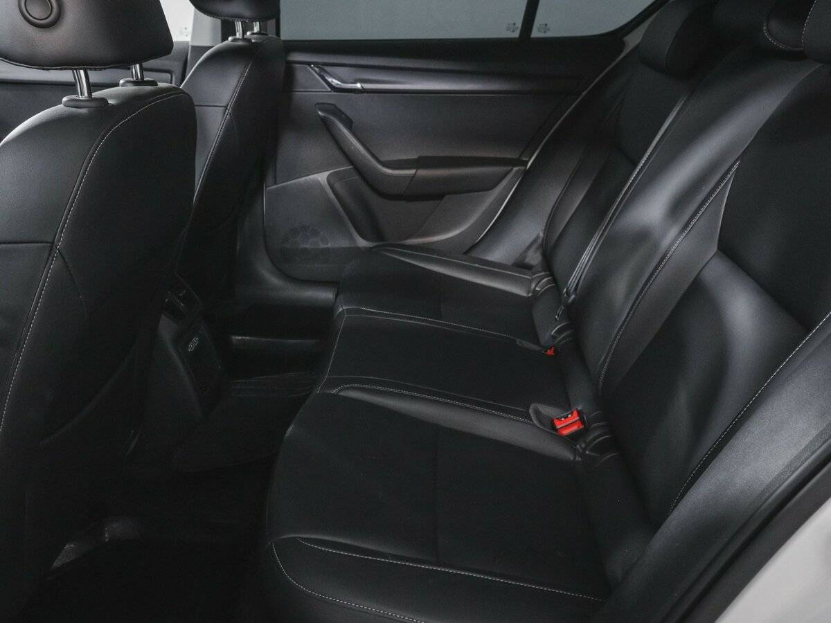 Купить Skoda Octavia с пробегом. Фото: #6