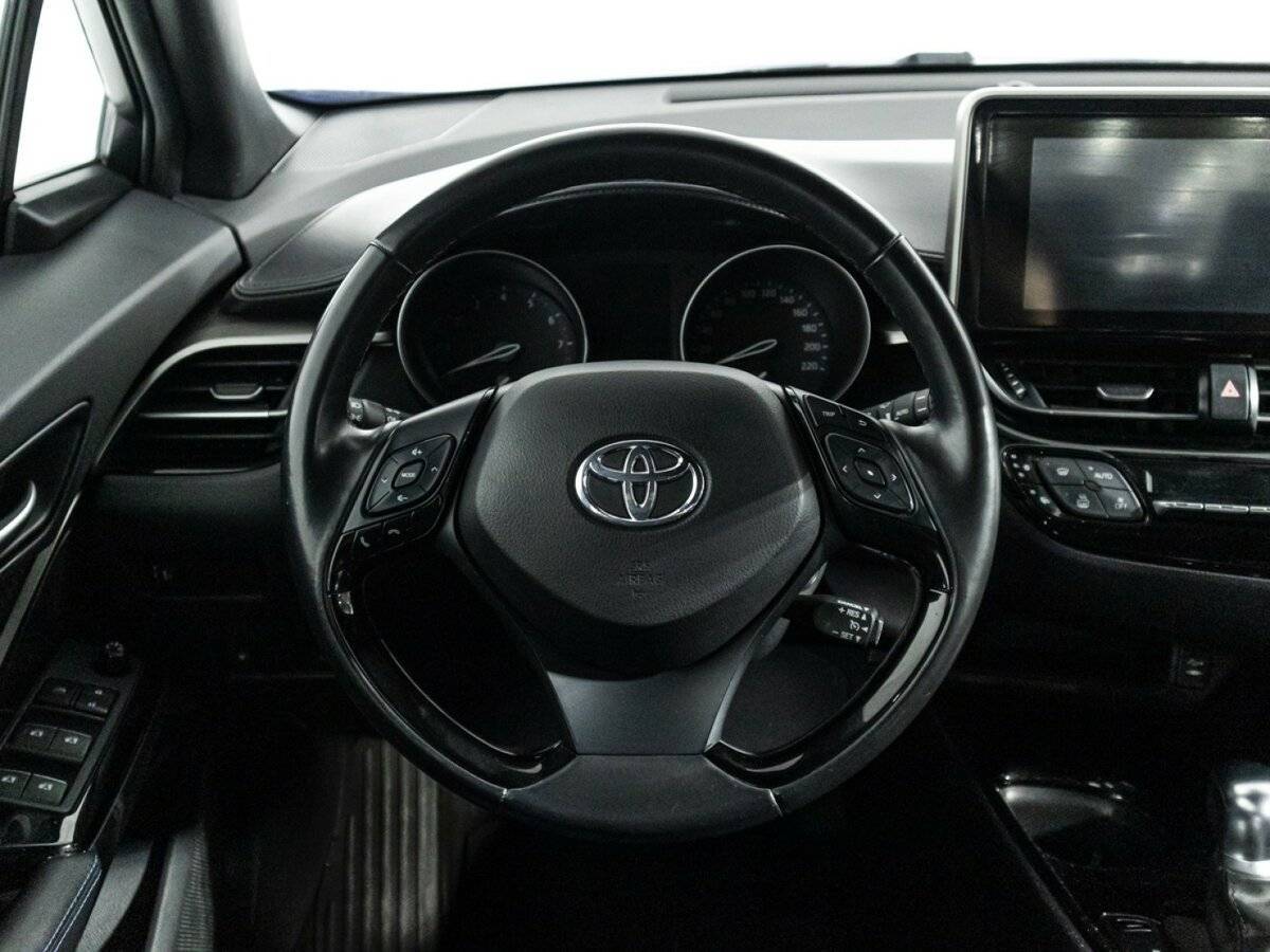 Купить Toyota C-HR с пробегом. Фото: #18