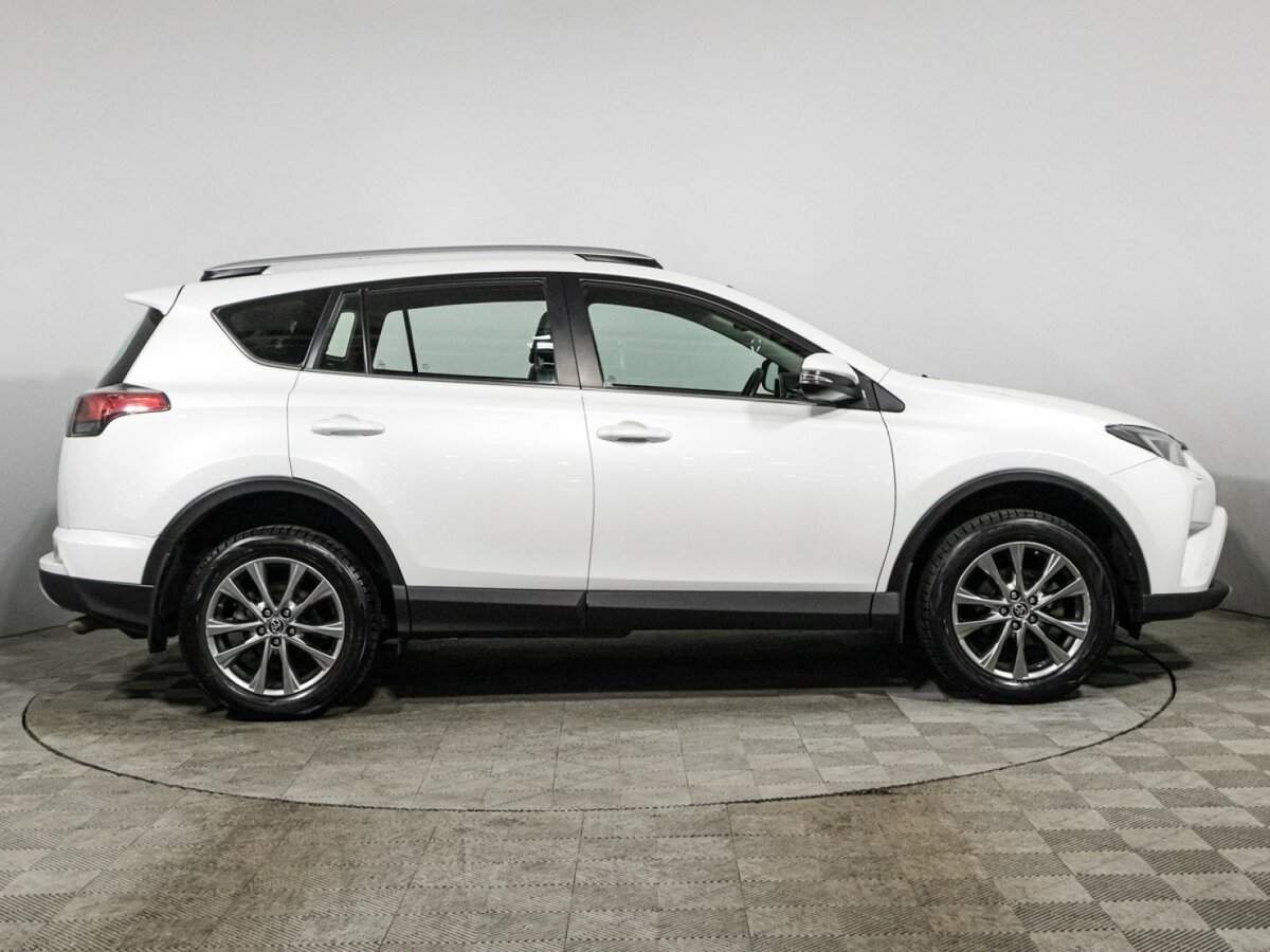 Купить Toyota RAV4 с пробегом. Фото: #3