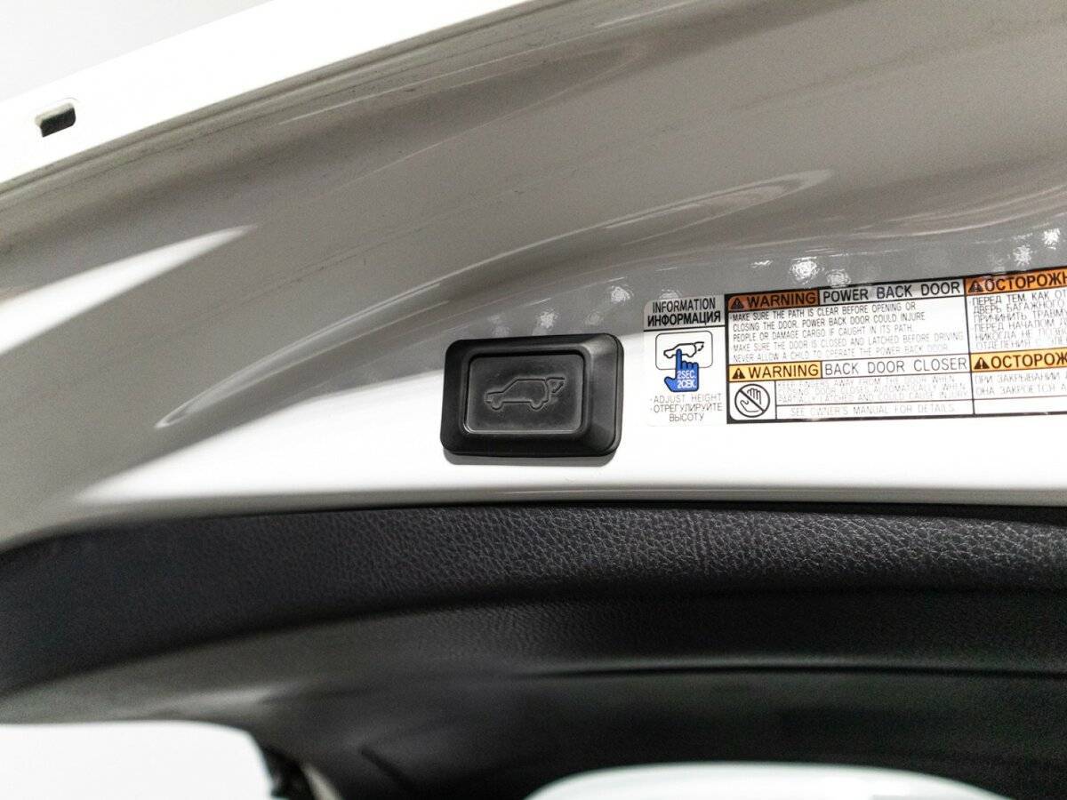 Купить Toyota RAV4 с пробегом. Фото: #15