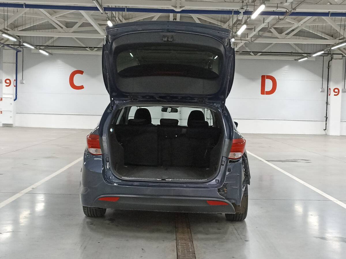 Купить Hyundai i40 с пробегом. Фото: #9