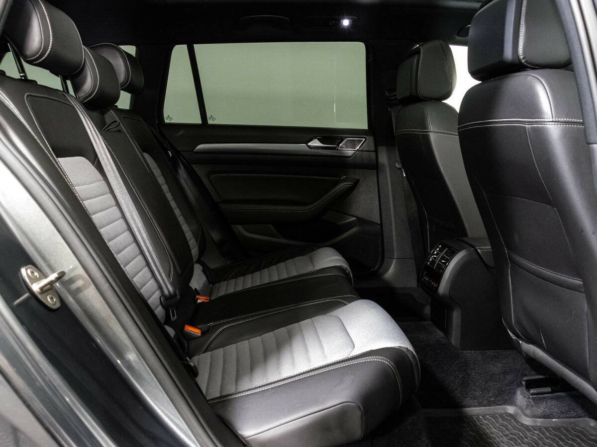 Купить Volkswagen Passat с пробегом. Фото: #16