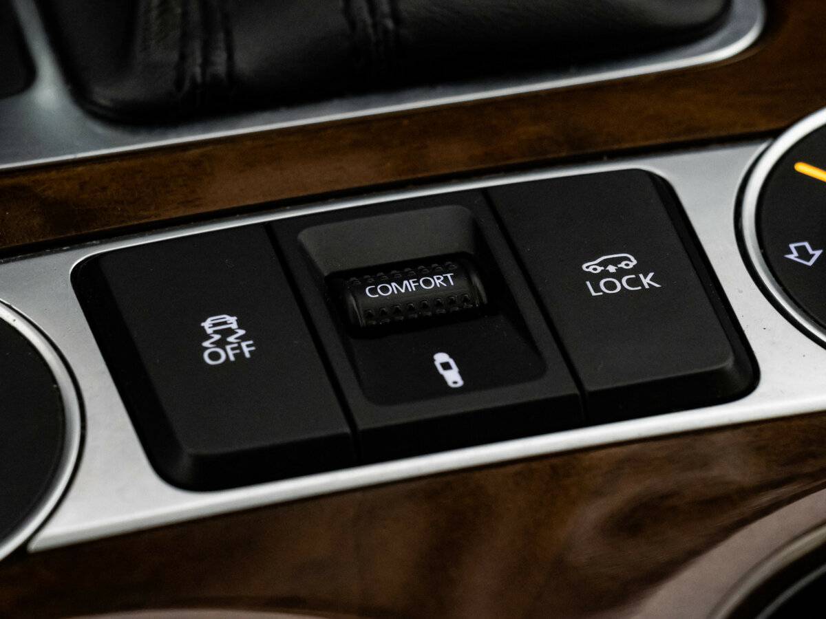 Купить Volkswagen Touareg с пробегом. Фото: #23