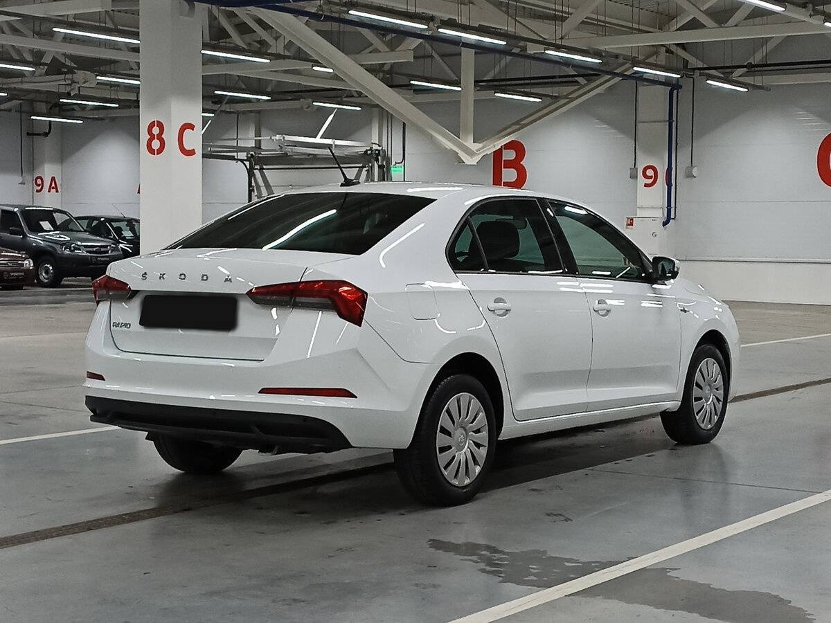 Купить Skoda Rapid с пробегом. Фото: #4