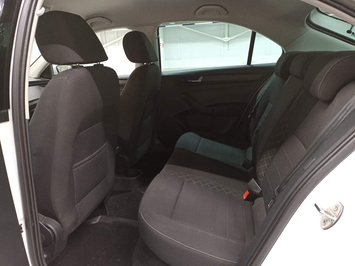 Купить Skoda Rapid с пробегом. Фото: #11